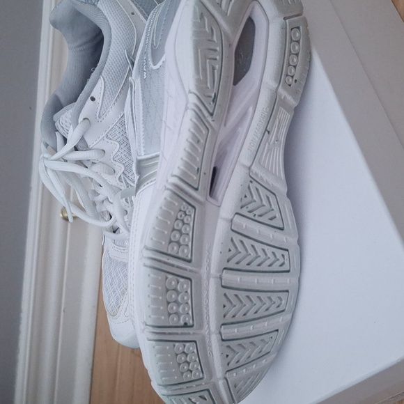 Indoor non marking court shoes - Picture 4 of 5